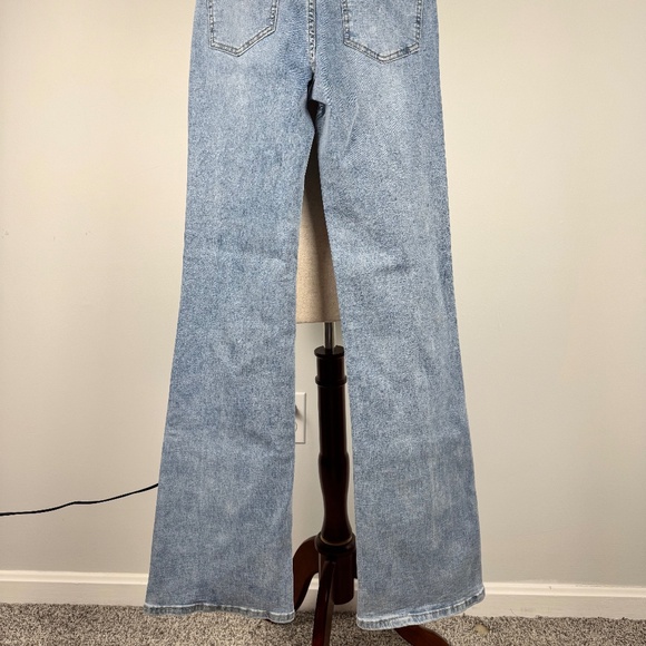 NWT Lizette Collection Jeans with Rhinestone Hearts - Picture 6 of 11